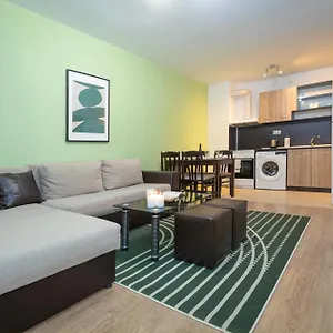 Apartahotel Modern And Bright Near Center - Free Parking